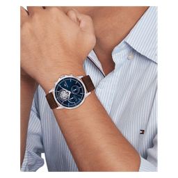 Hilfiger klassisk ur  Brown leather strap